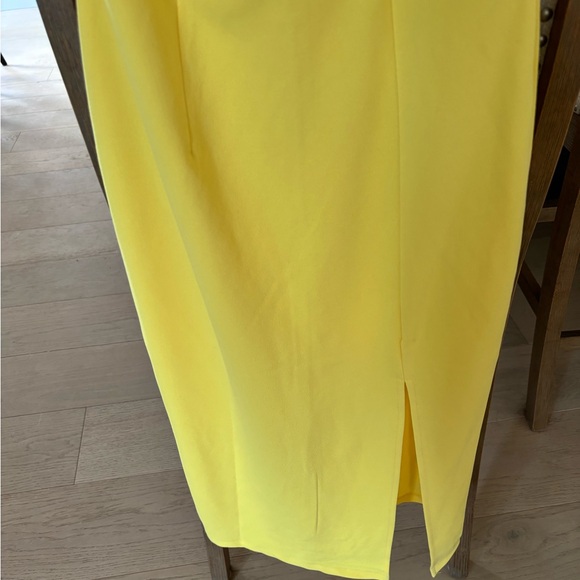 Yellow One-Shoulder Dress - Picture 4 of 6